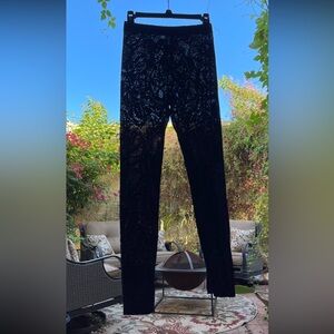 TOPSHOP Rich-Looking Black on Black Flocked Leggings Pants HALLOWEEN Sz USA 6